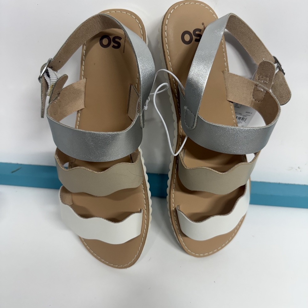 SO Girls Grayce neutral Sandals Size 5 New with Tags